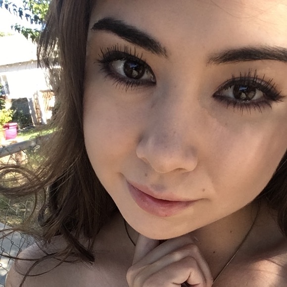 Meet your Posher, Gina - Picture 2 of 4